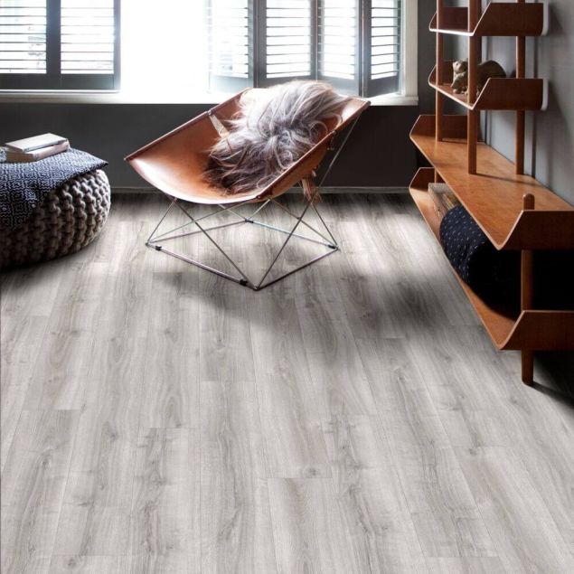 Orla - Bartlett Dryback in a living room